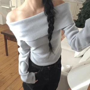 헤즌 여리핏 오프숄더 니트 티셔츠